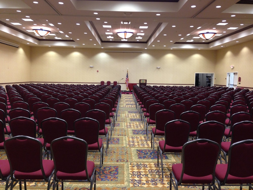 holiday inn and conference center marshfield by ihg