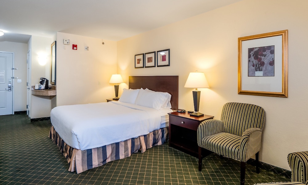 holiday inn and conference center marshfield by ihg