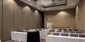 holiday inn and conference center marshfield by ihg