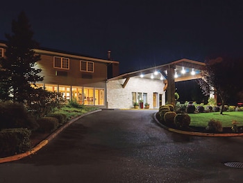 la quinta inn and suites by wyndham woodburn