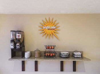 la quinta inn and suites by wyndham woodburn