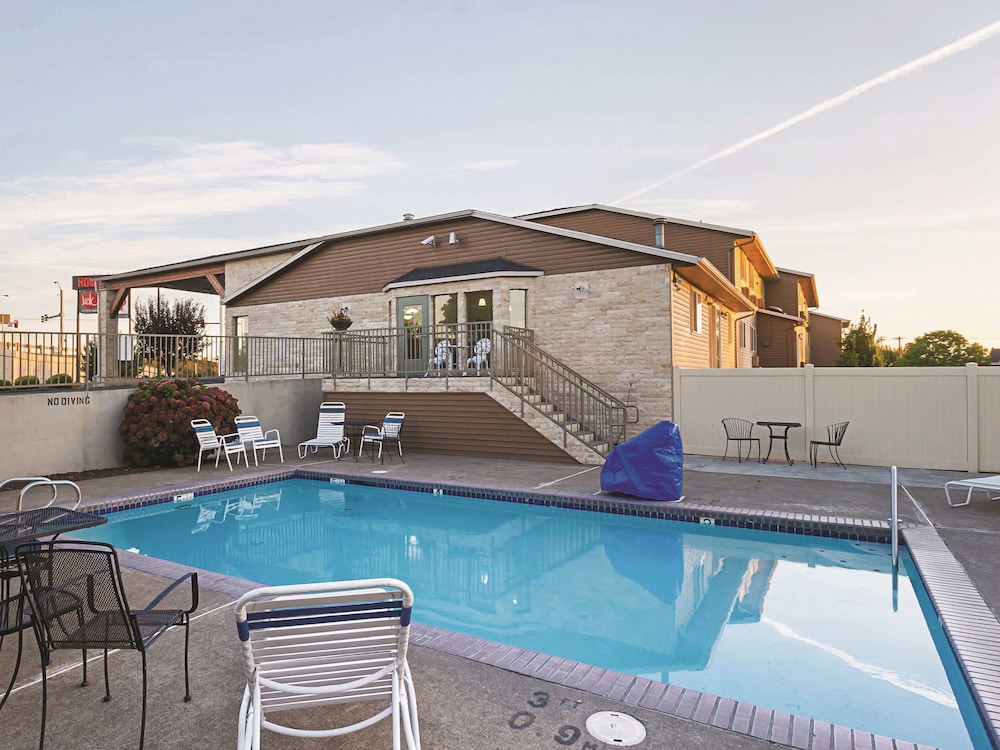 la quinta inn and suites by wyndham woodburn