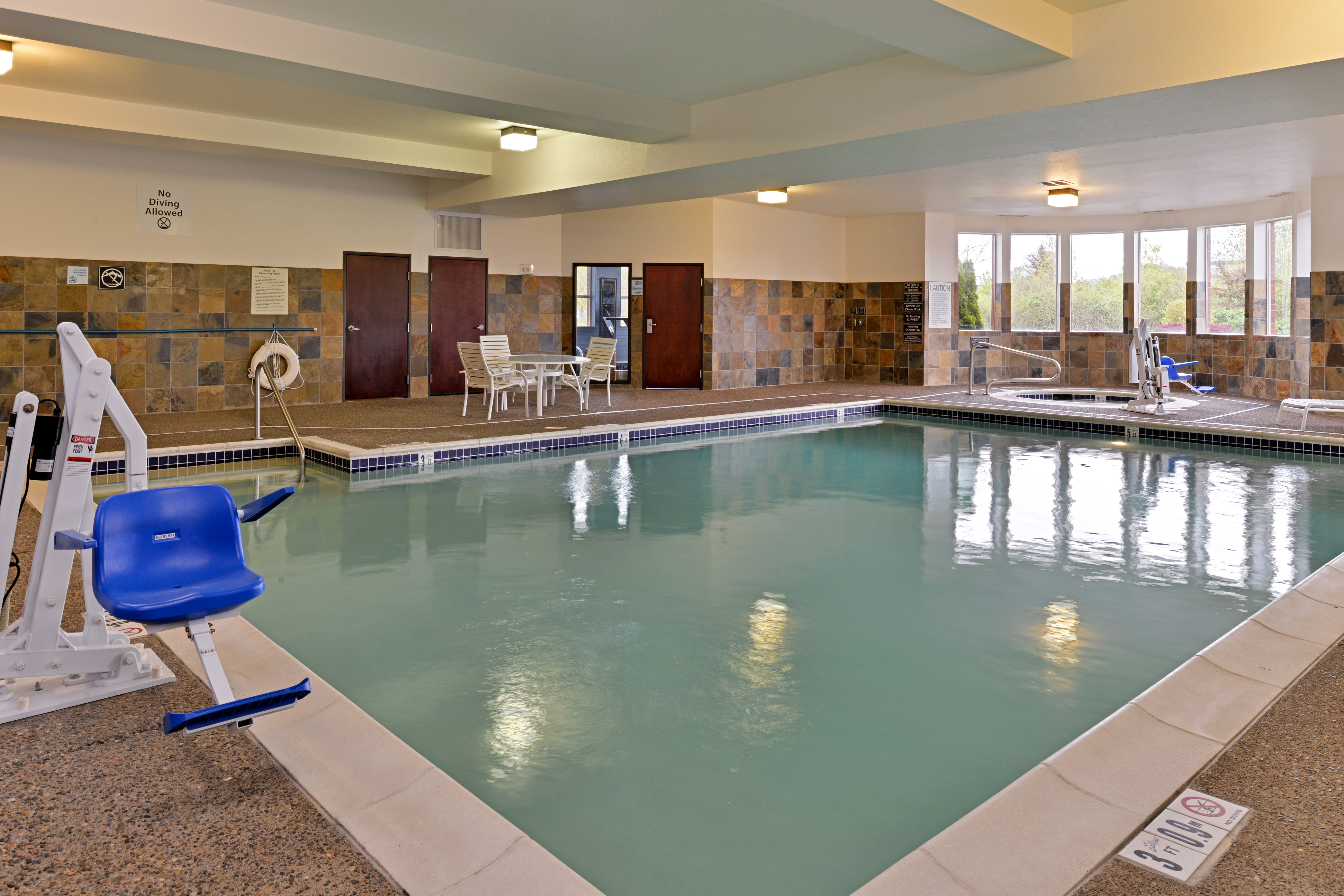 holiday inn express and suites albany by ihg