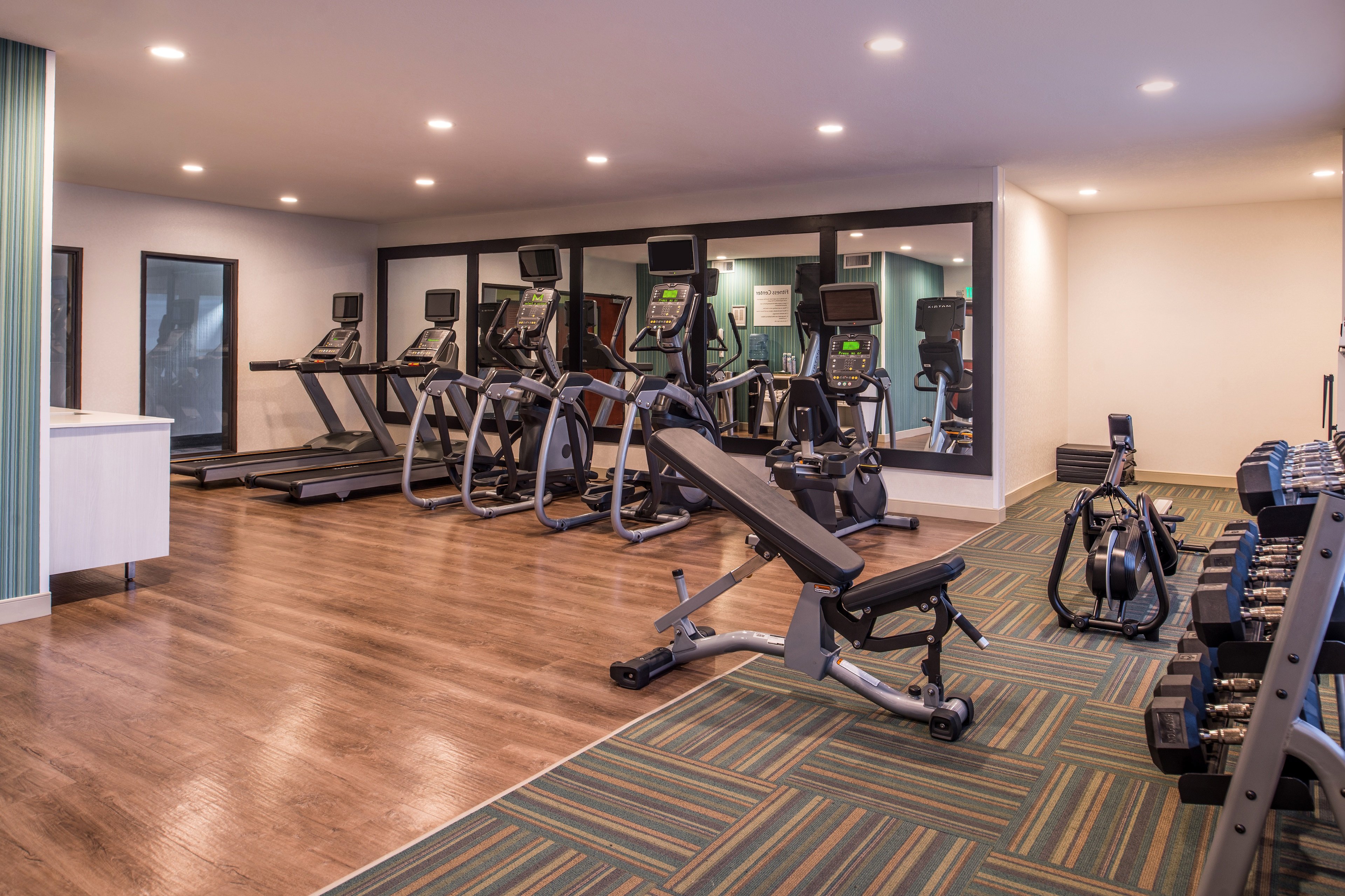 holiday inn express and suites albany by ihg