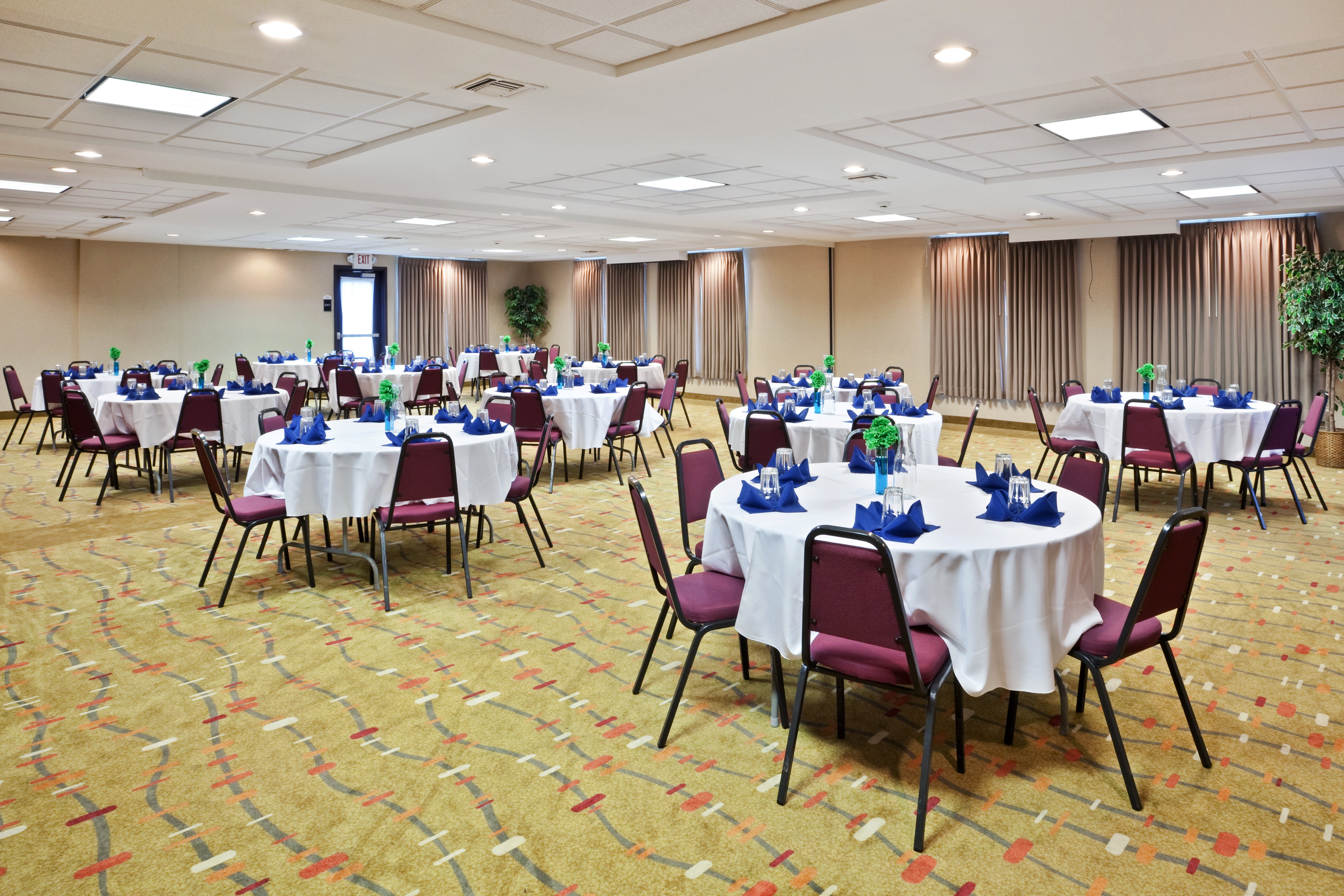 holiday inn express and suites albany by ihg