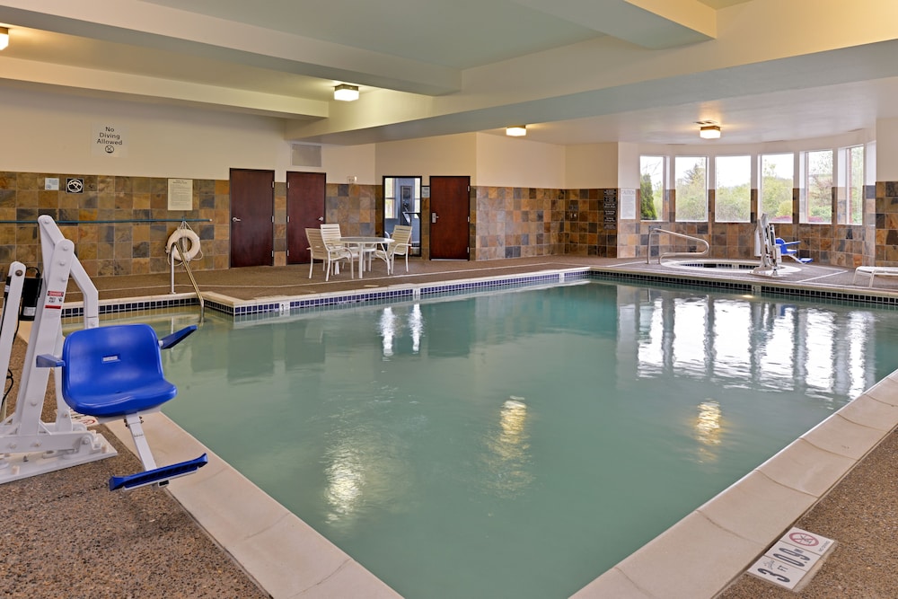 holiday inn express and suites albany by ihg