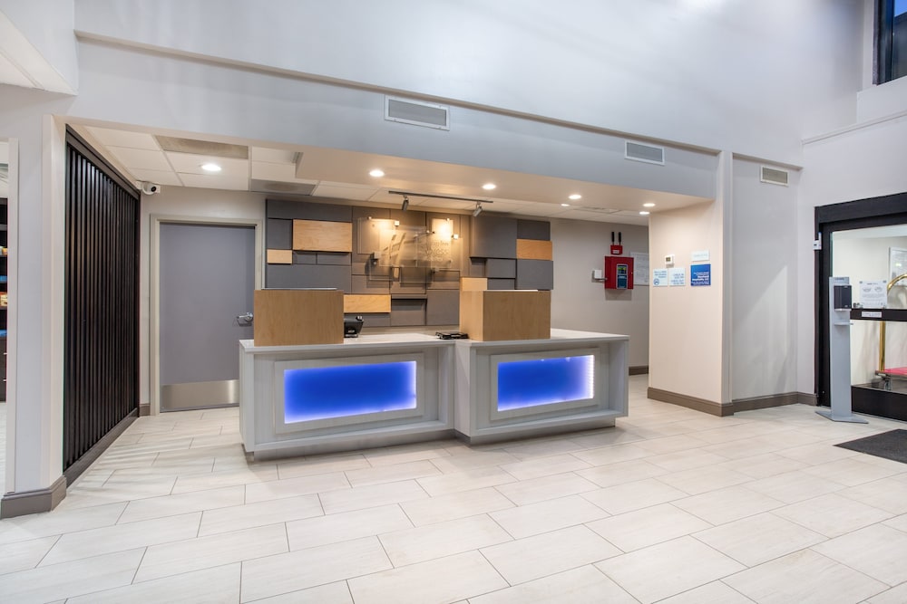 Holiday Inn Express Hotel & Suites Morehead Cty By Ihg,Carteret County>>Atlantic Beach,3 star