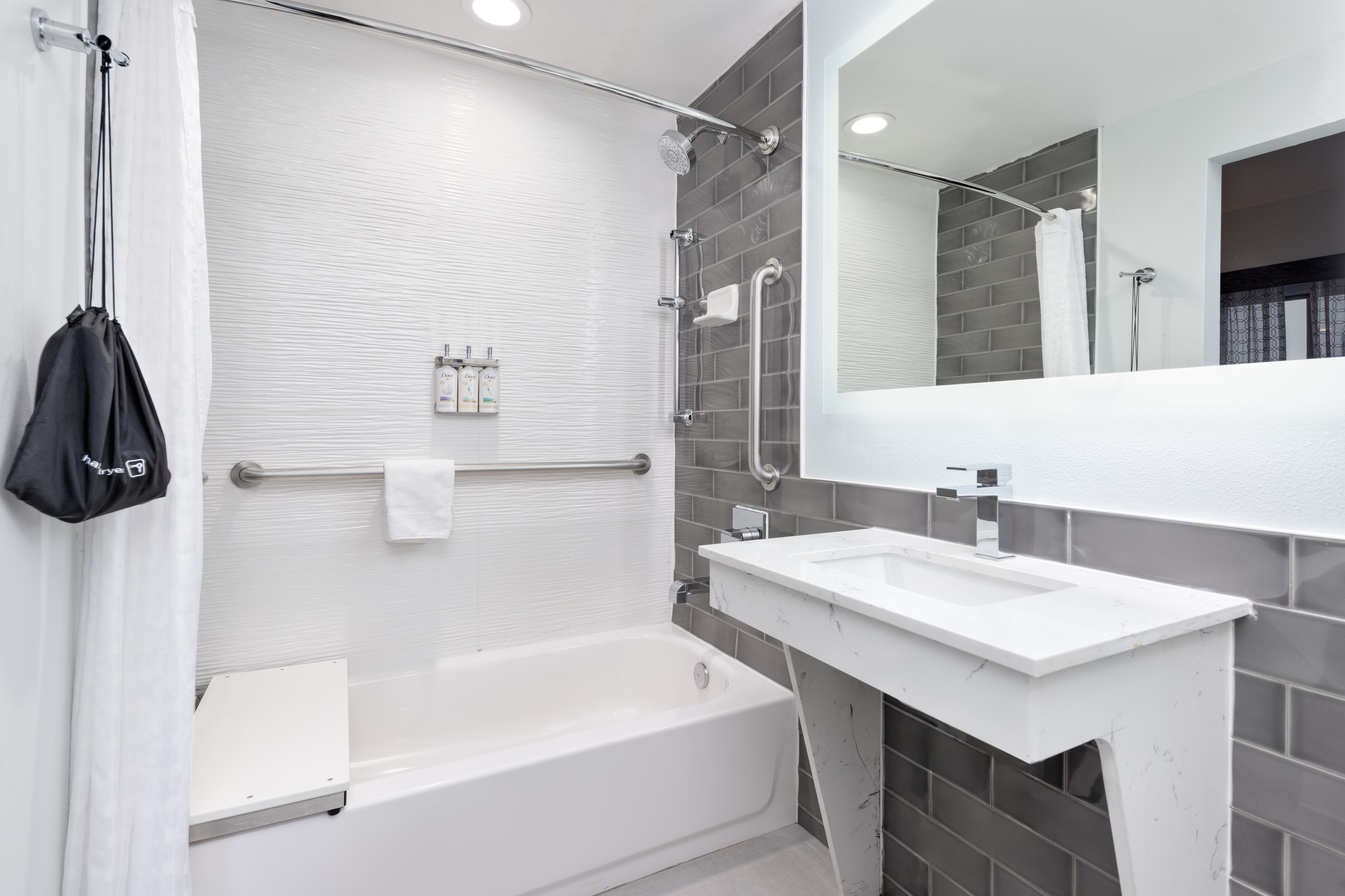 la quinta inn and suites by wyndham dallas downtown