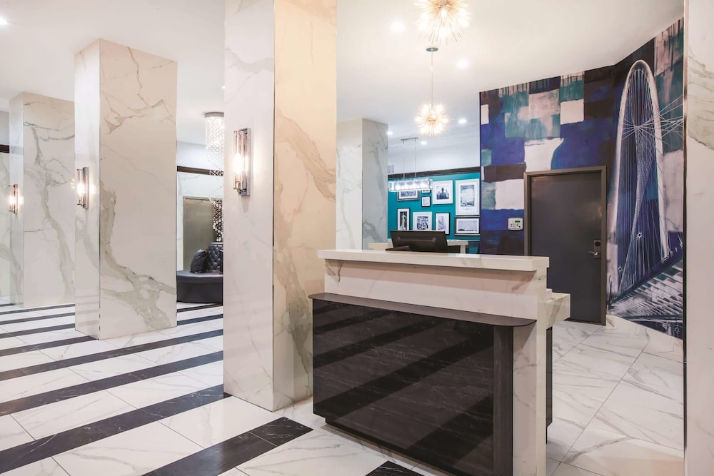 la quinta inn and suites by wyndham dallas downtown