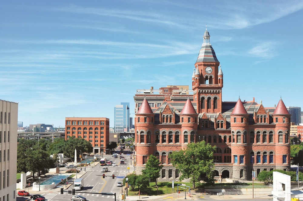 la quinta inn and suites by wyndham dallas downtown