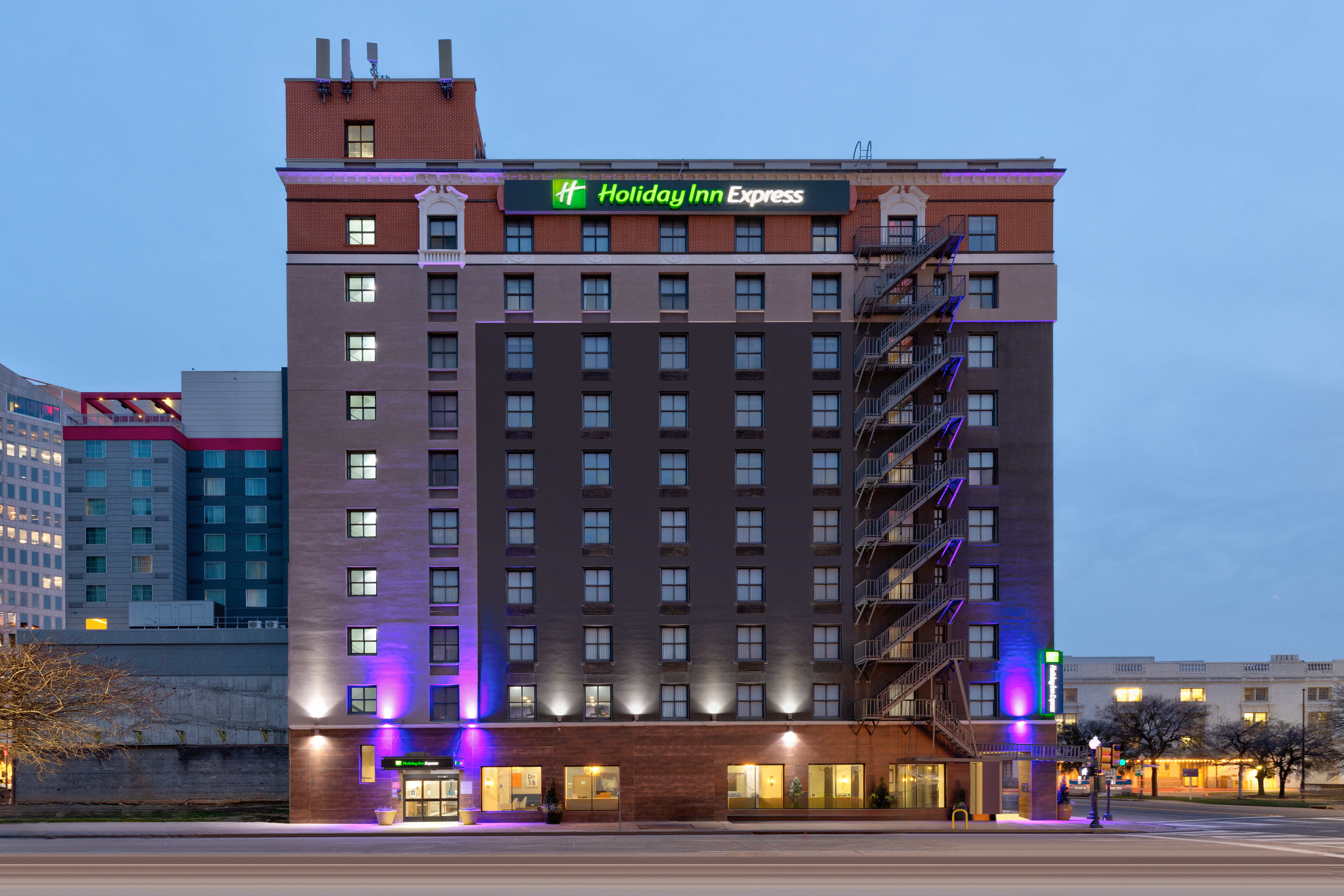 la quinta inn and suites by wyndham dallas downtown