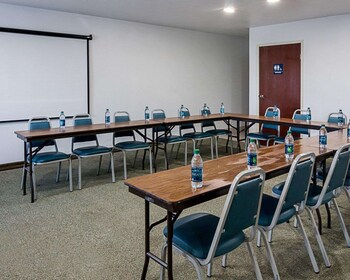 econo lodge inn and suites natchitoches