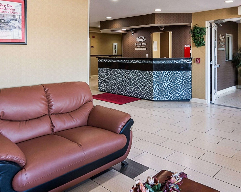 econo lodge inn and suites natchitoches