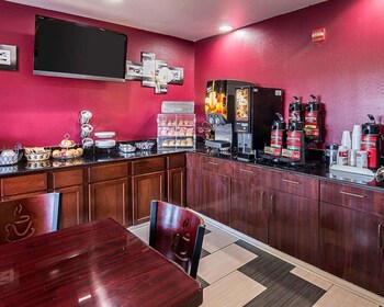 econo lodge inn and suites natchitoches