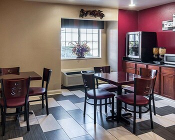 econo lodge inn and suites natchitoches