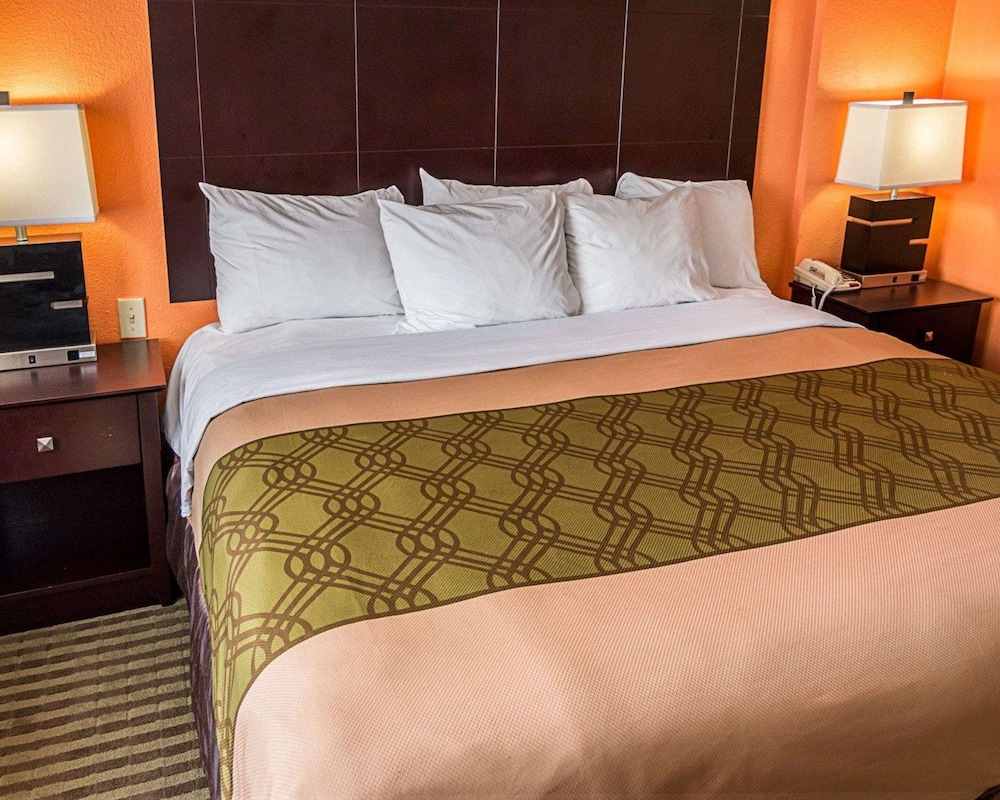 econo lodge inn and suites natchitoches