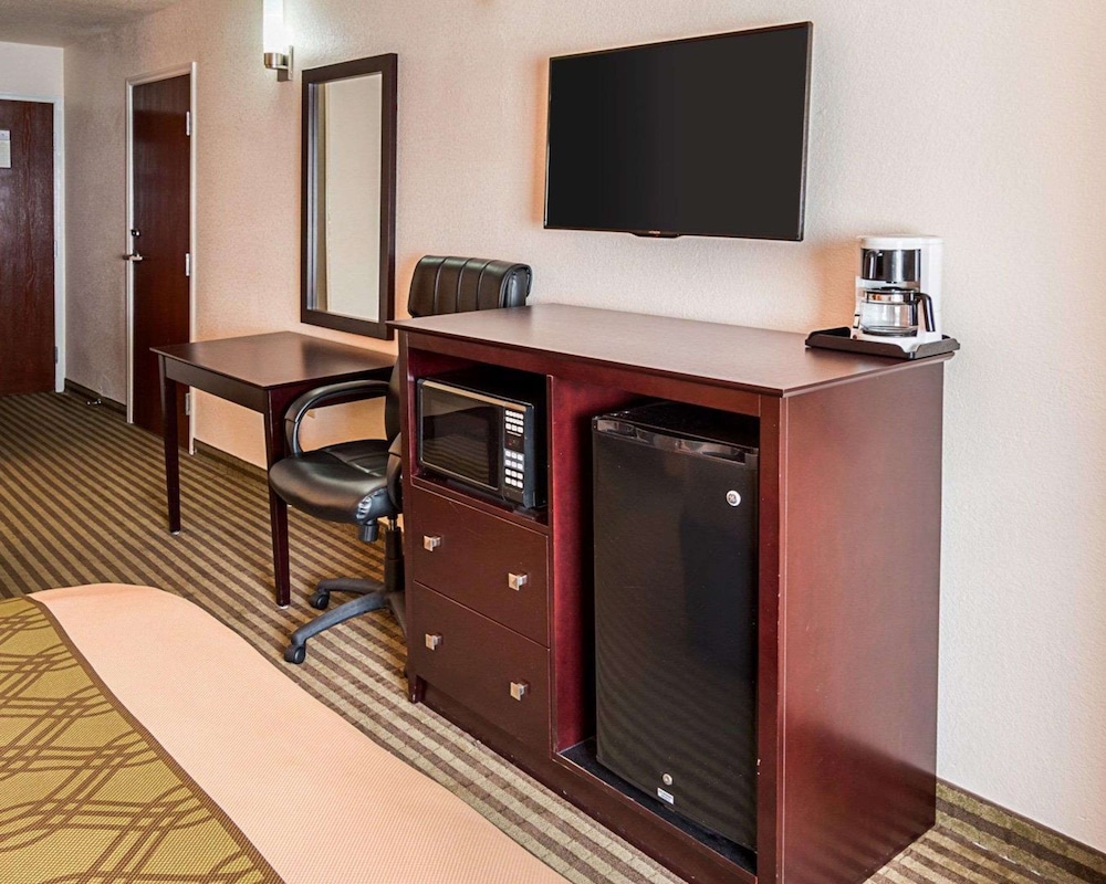 econo lodge inn and suites natchitoches
