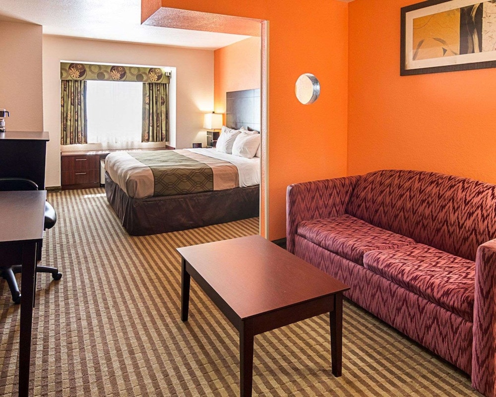 econo lodge inn and suites natchitoches