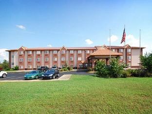 econo lodge inn and suites natchitoches
