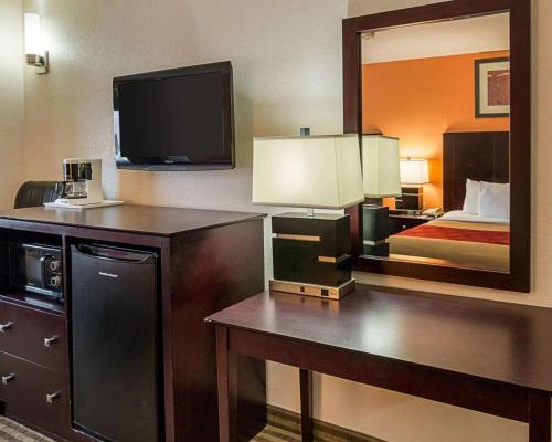 econo lodge inn and suites natchitoches