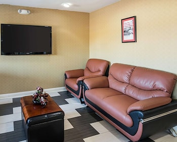Econo Lodge Inn & Suites Natchitoches,Louisiana>>Natchitoches,2 star