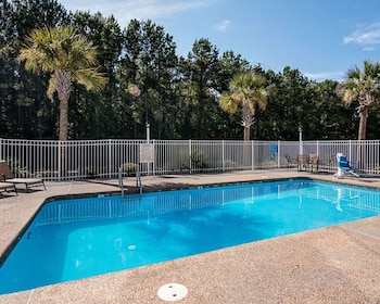 econo lodge inn and suites natchitoches