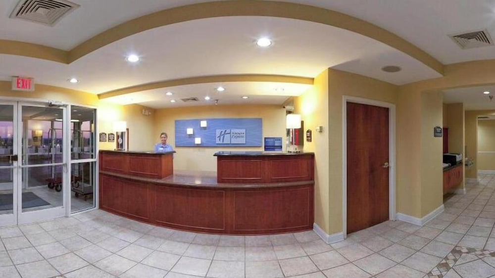 holiday inn express hurricane by ihg