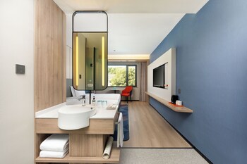 jinjiang inn lingering garden shantang old street suzhou