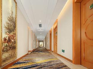 vienna international hotel maoming high speed railway station