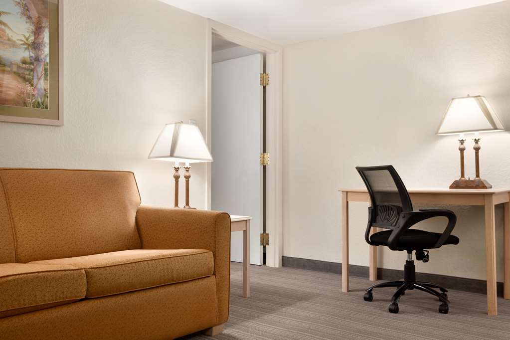 the palms inn and suites