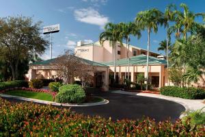 Sonesta Select Miami Lakes,In The Business District,3 star