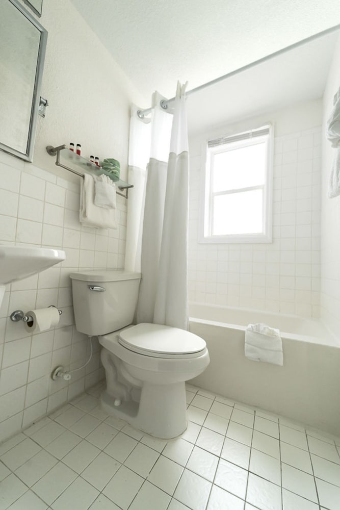 broadmore miami beach