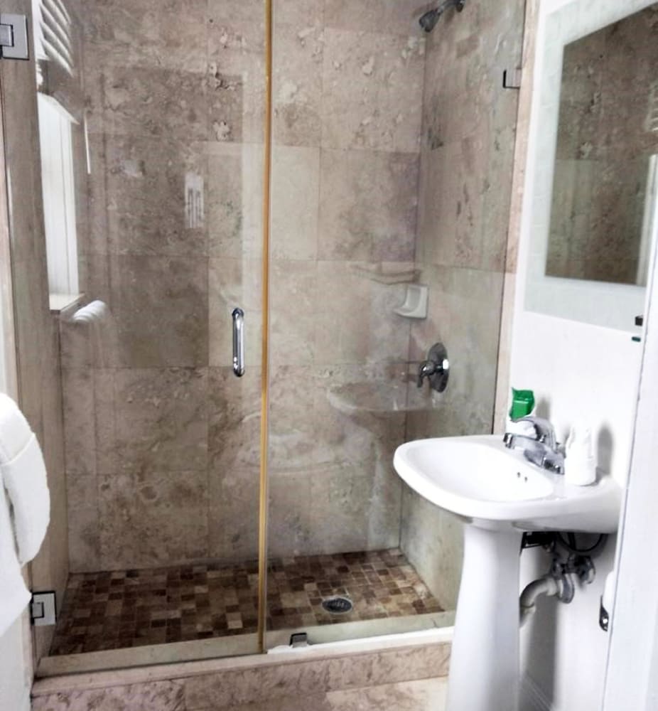 broadmore miami beach