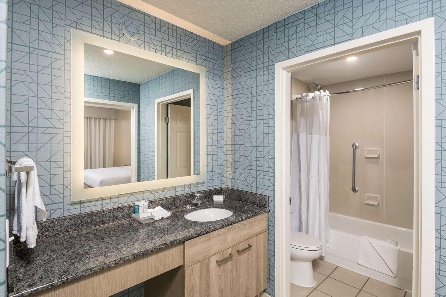 homewood suites by hilton miami airport blue lagoon