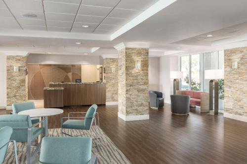 homewood suites by hilton miami airport blue lagoon