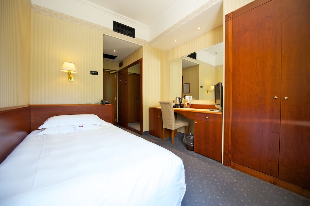 mercure astoria reggio emilia