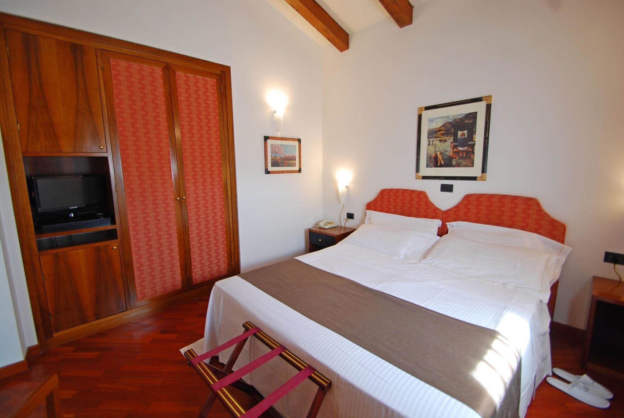 Alla Rocca Hotel,Near Fortress Of Bazzano,4 star