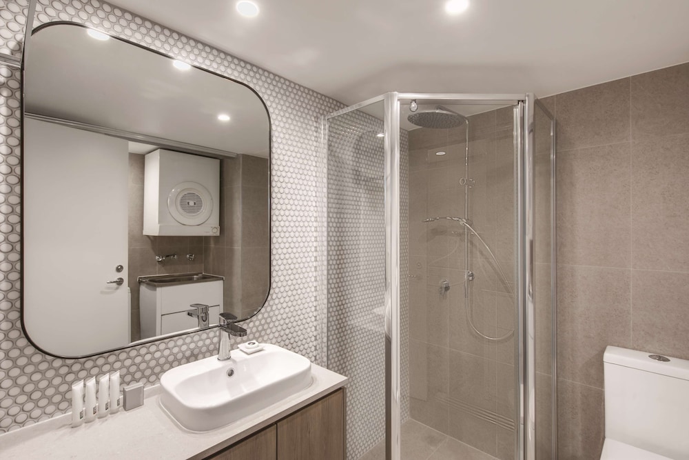 adina apartment hotel coogee sydney