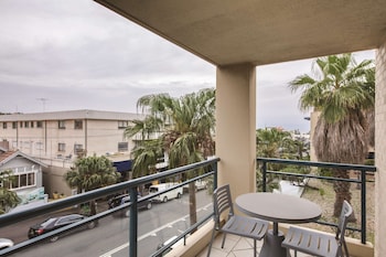 adina apartment hotel coogee sydney