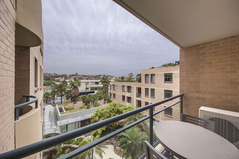 adina apartment hotel coogee sydney