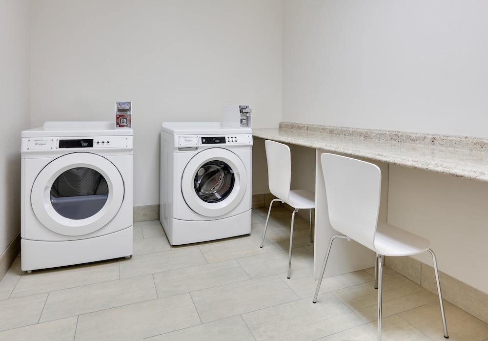 holiday inn express and suites dublin by ihg