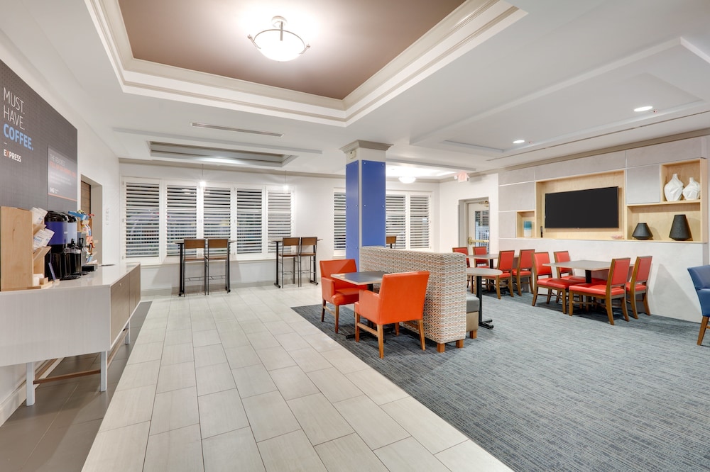 holiday inn express and suites dublin by ihg