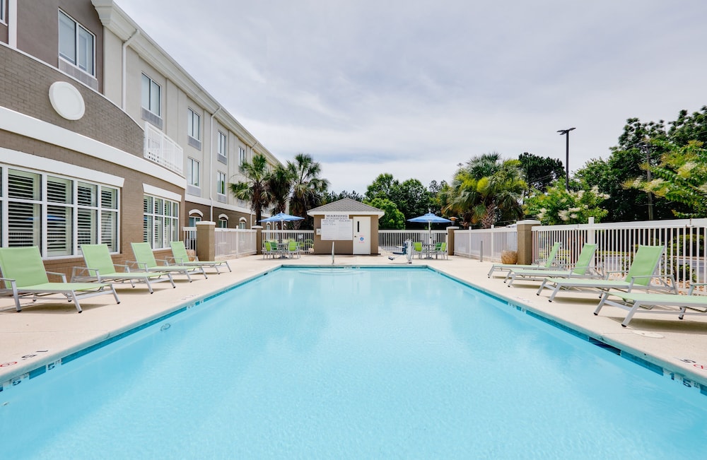holiday inn express and suites dublin by ihg