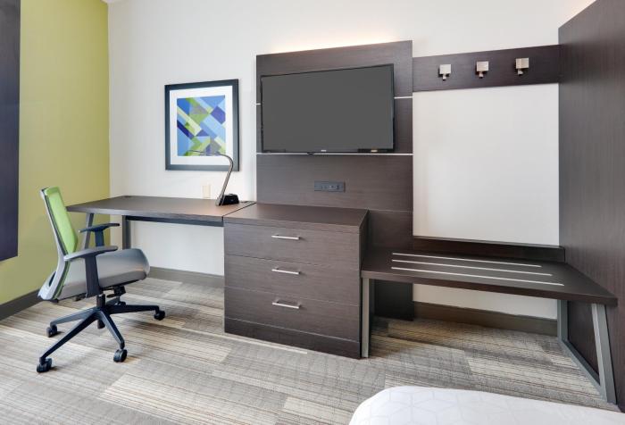 holiday inn express and suites dublin by ihg