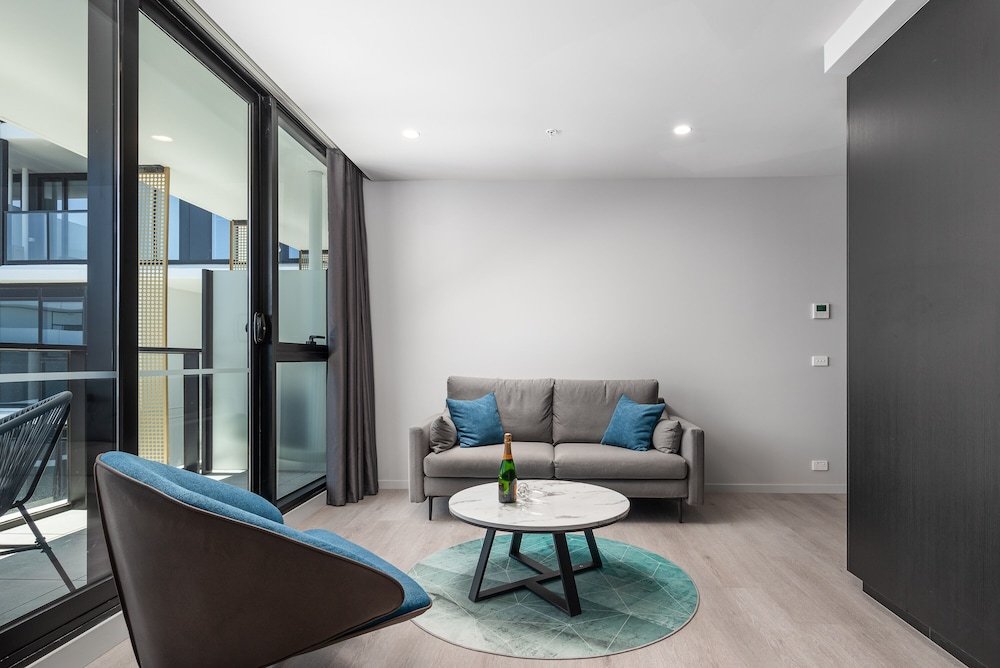 oros hotel and apartments