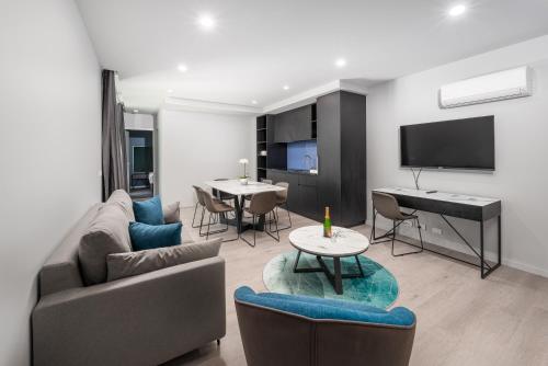 oros hotel and apartments