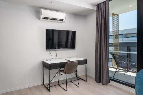 oros hotel and apartments