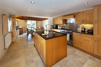 camside chipping campden taswell retreats