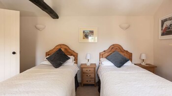camside chipping campden taswell retreats