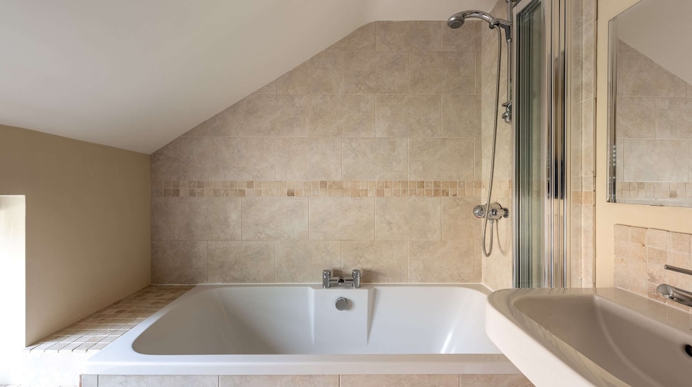 camside chipping campden taswell retreats